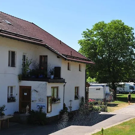 Camping- U. Wohnmobilstellplatz Camping